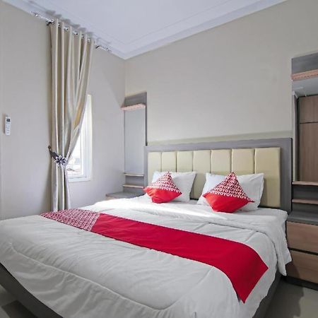 Oyo 91681 Raysa Homestay 北干巴鲁 外观 照片