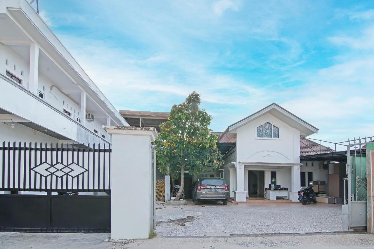 Oyo 91681 Raysa Homestay 北干巴鲁 外观 照片