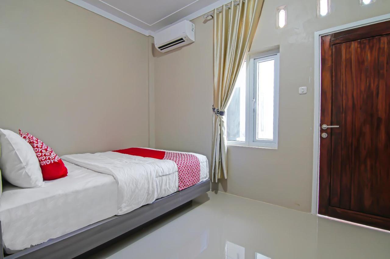 Oyo 91681 Raysa Homestay 北干巴鲁 外观 照片